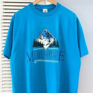 Vintage 1993 Mt Rushmore Destination Souvenir T-shirt
